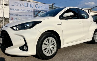 Toyota Yaris 1.5h Active ” NON VINCOLI / TAGLIANDI TOYOTA “